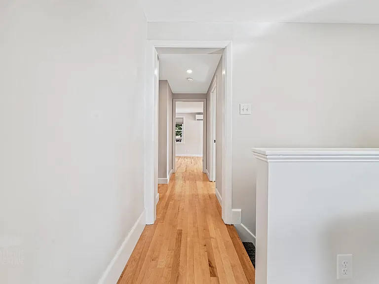 67 Brentwood St — Photo 17