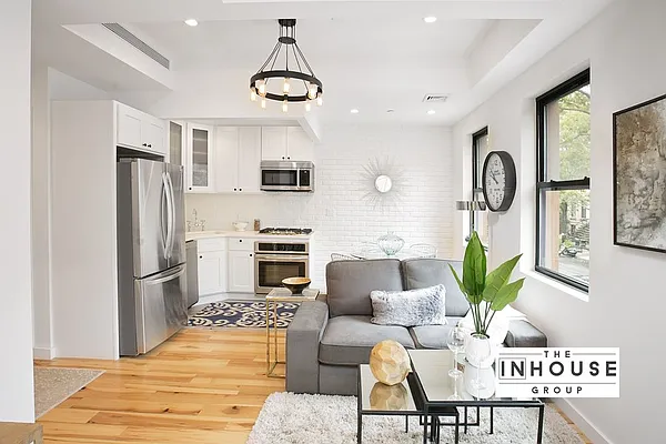 Sold by The In House Group | media 3