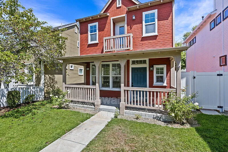 3 bed, 2.5 bath, 1460 sqft, $4,300 — Photo 1