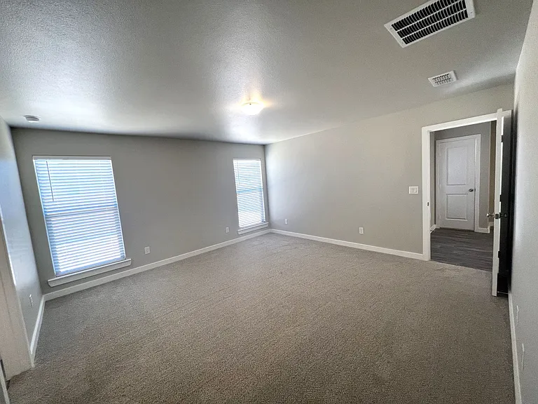 13705 Avenue Q — Photo 12