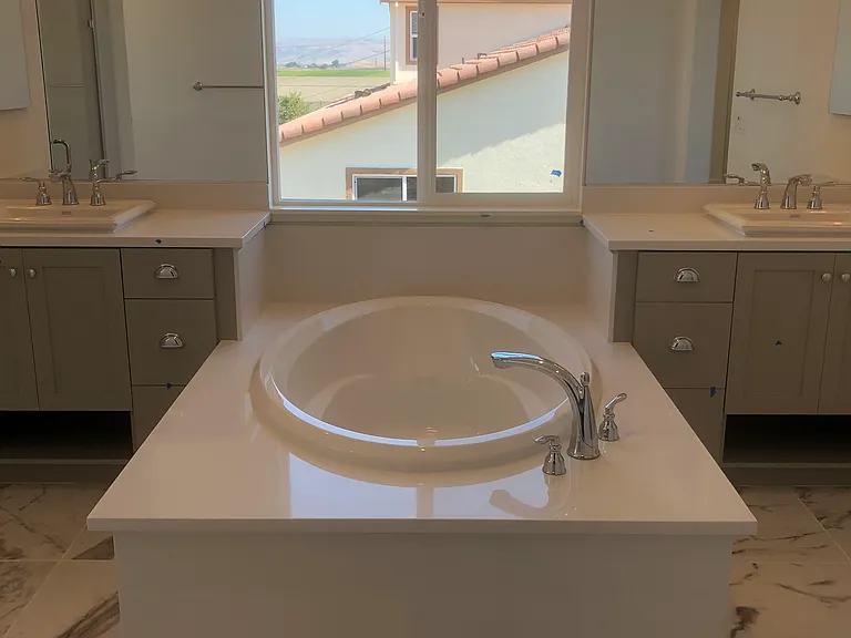 1600 Ranch Ln — Photo 2