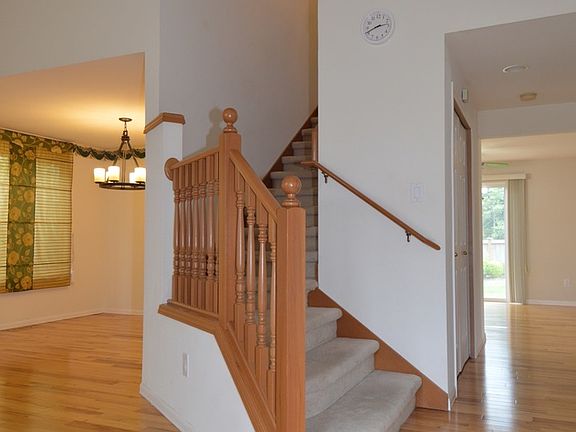 2nd image of 3501 Broadmoor Dr NE