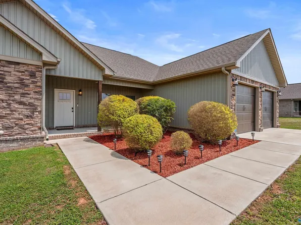 15122 Blackburn Rd, Athens, AL 35611