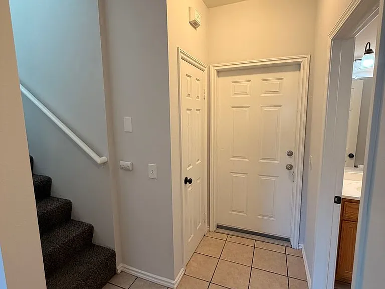 5762 Rostrata Ave — Photo 17
