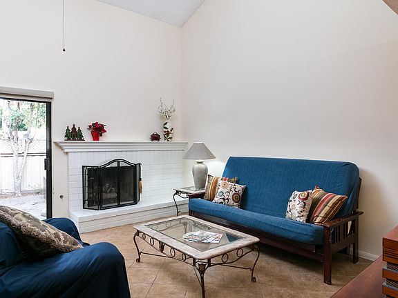 4th image of 1076 Stillwater Ct