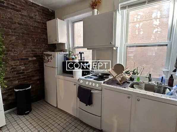15 Garden St APT 2M, Boston, MA 02114