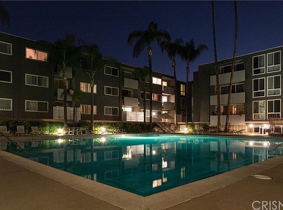 3rd image of 4915 Tyrone Ave APT 225