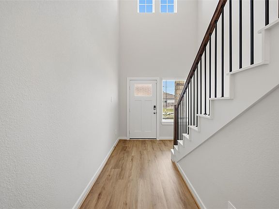 3rd image of 18672 Presswood Way