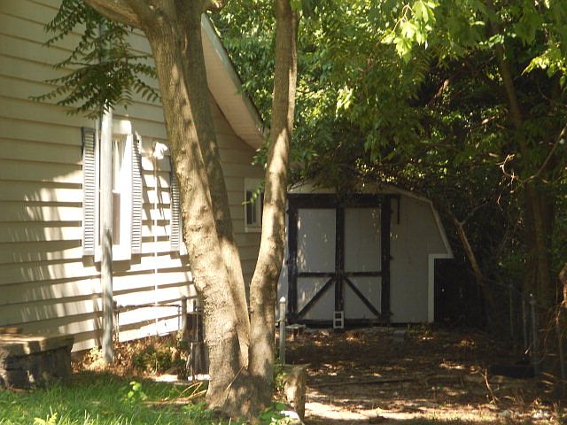 2nd image of 111 Moberly Ave