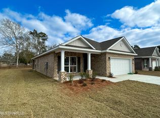 55 Saltmeadow Cir, Ocean Springs, MS 39564
