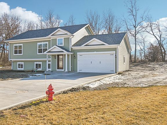 2nd image of 37500 Lyons Woods Ct
