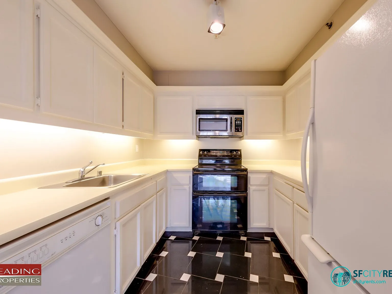 Nob Hill: 1 Bed 2 Bath Condo @ La Galleria w/ Parking, Free Fiber Internet, Gym & Pool — Photo 2