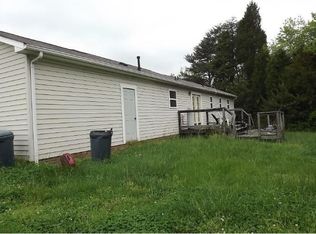 118 Iron Station Rd, Dallas, NC 28034