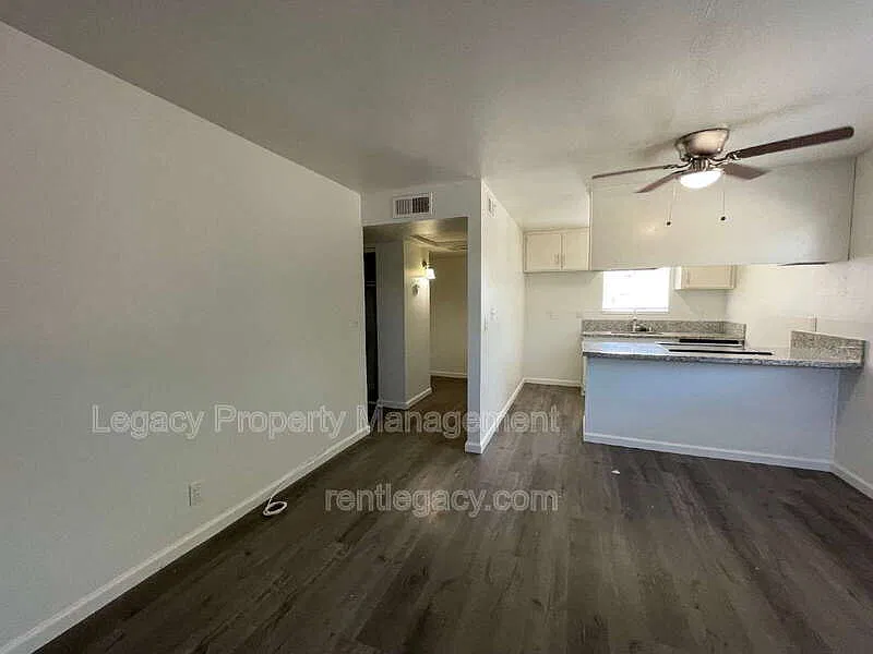 1 bed, 1.0 bath, 550 sqft, $1,100 — Photo 3