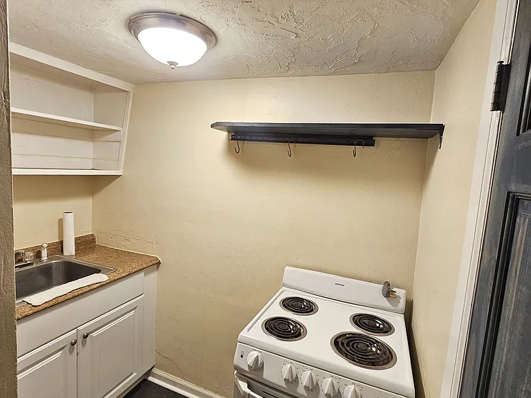 834 N Lincoln Ave #14 — Photo 3