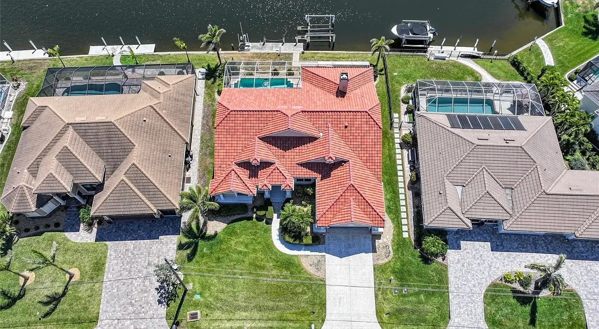 Building Photo - 341 Segovia Dr