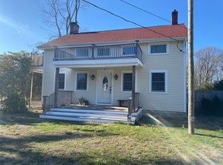 473 Middle Rd, Bayport, NY 11705