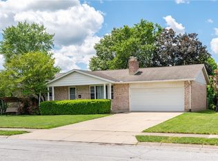621 Swigart Dr, Fairborn, OH 45324