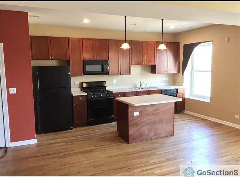 1st image of 5701 S Calumet Ave #2W