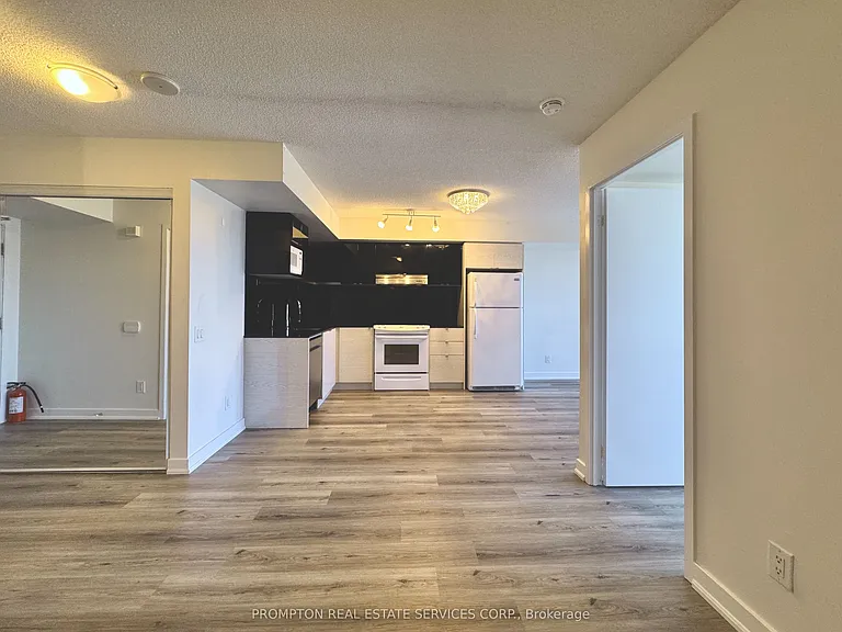 72 Esther Shiner Blvd #612 — Photo 6
