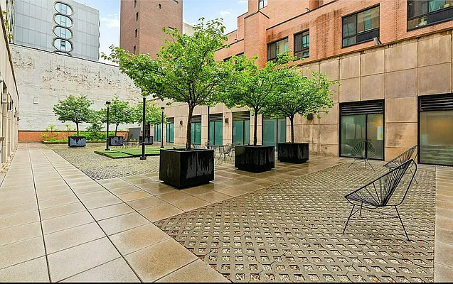 Rented by Compass | media 18