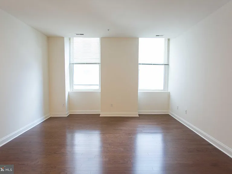 1600-2 Walnut St #405 — Photo 12