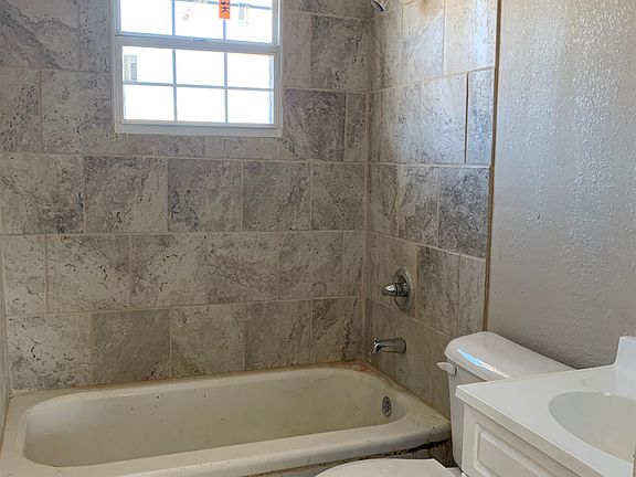 3rd image of 1123 32nd St APT C