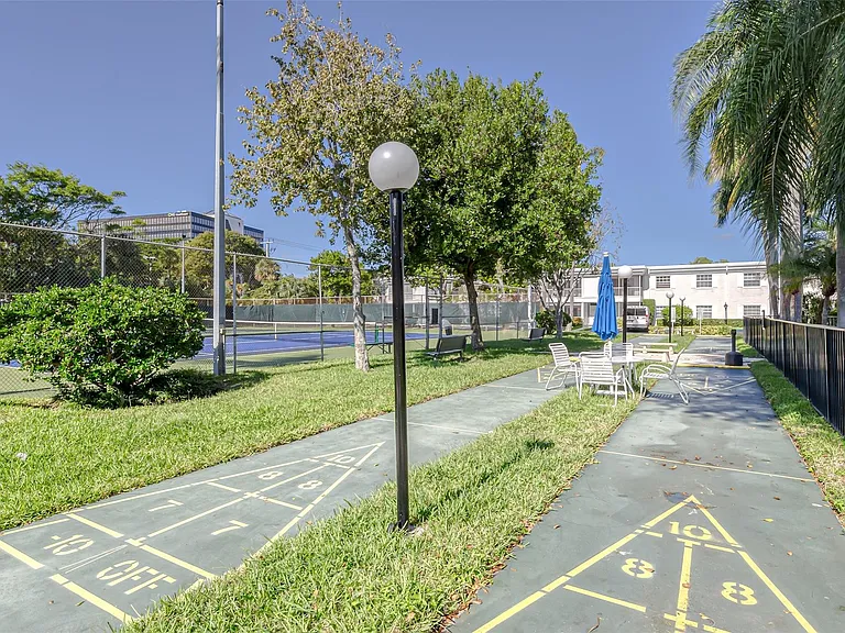 6253 Bay Club Dr #1 — Photo 43
