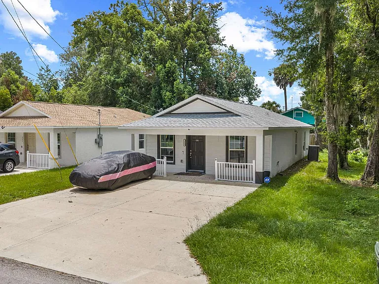 1004 NW 1st St — Photo 3