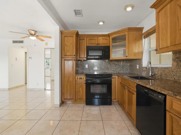 1455 N 12th Court #2B, Hollywood, FL 33019