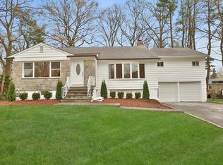 46 Saxon Way, New Rochelle, NY 10804