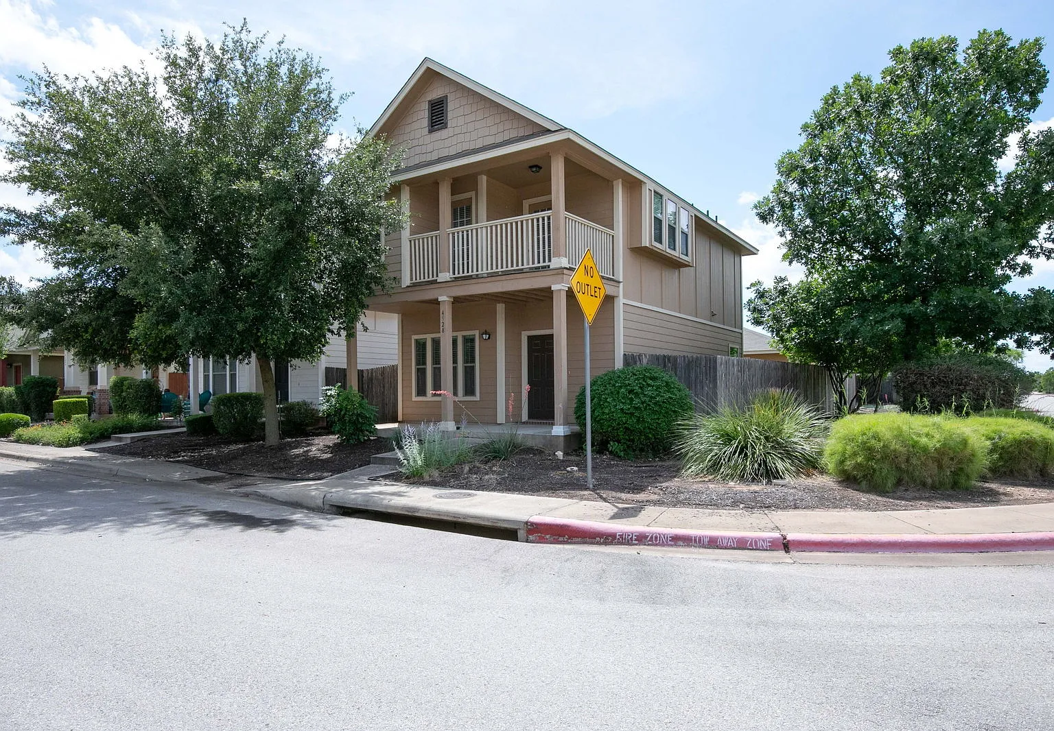 2 bed, 2.5 bath, 1294 sqft, $1,650 — Photo 4
