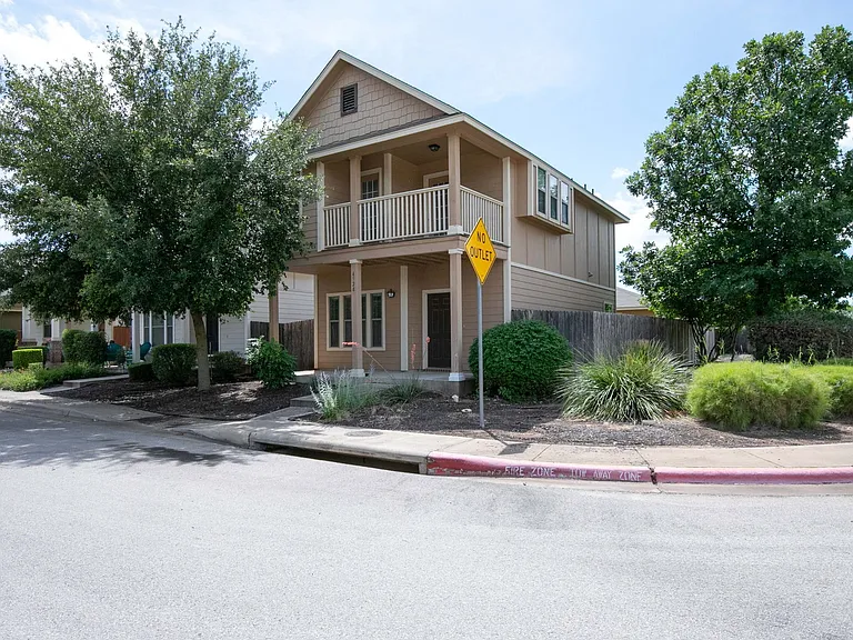 4528 Credo Ln — Photo 2