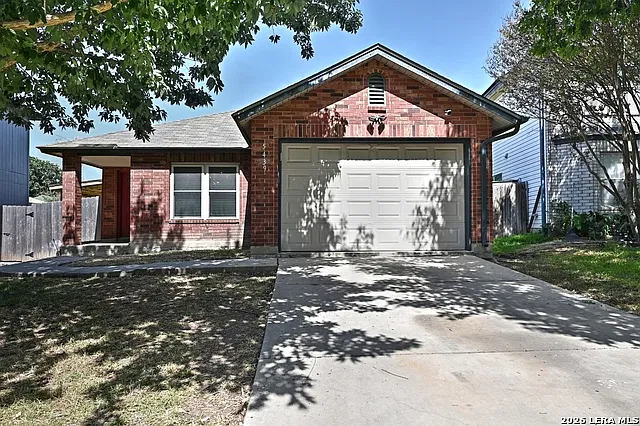 5439 Champions Hill Dr