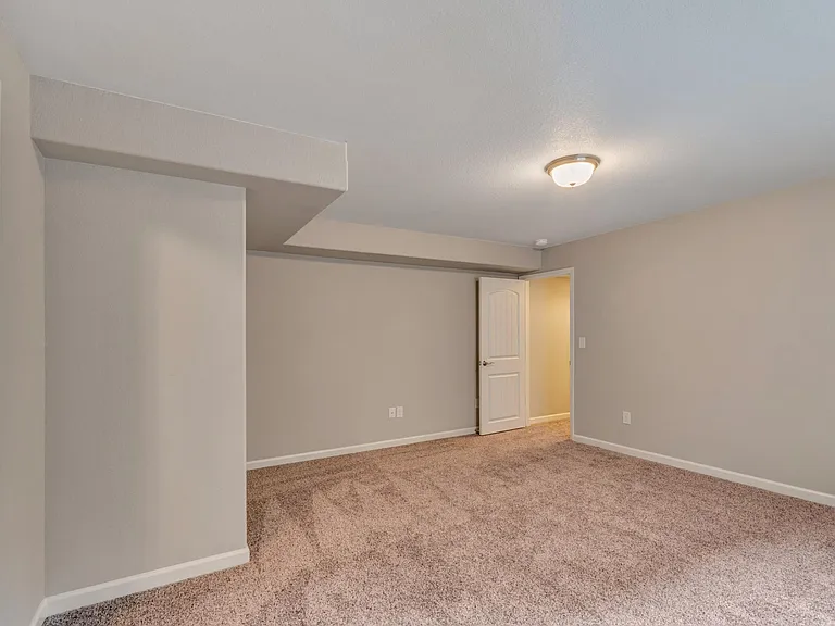 4275 Hessite Loop — Photo 16