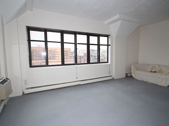5th image of 10 Bay Street Lndg APT 6I