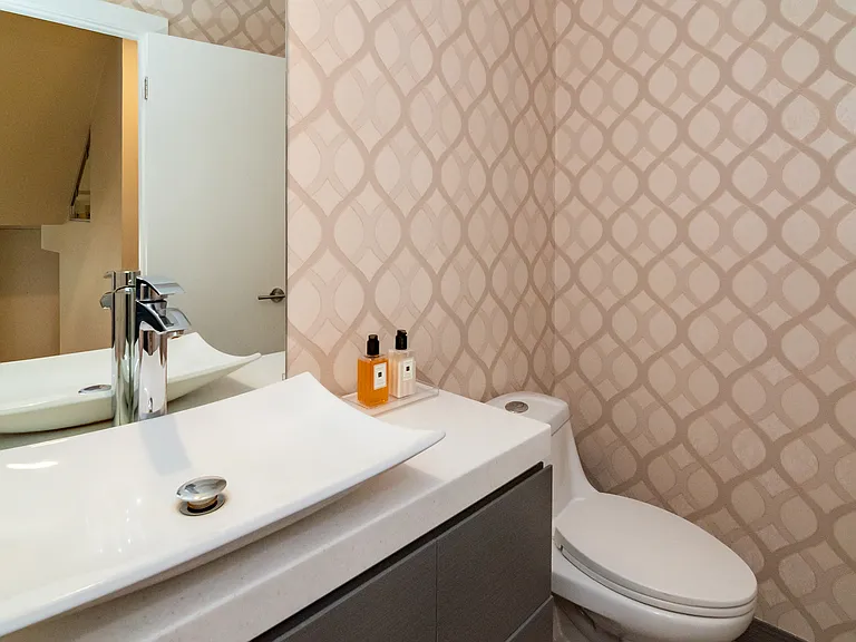 1711 Grismer Ave #76 — Photo 19