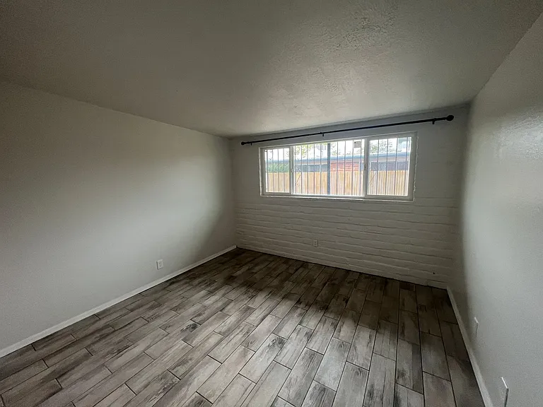 109 E Alturas St — Photo 6