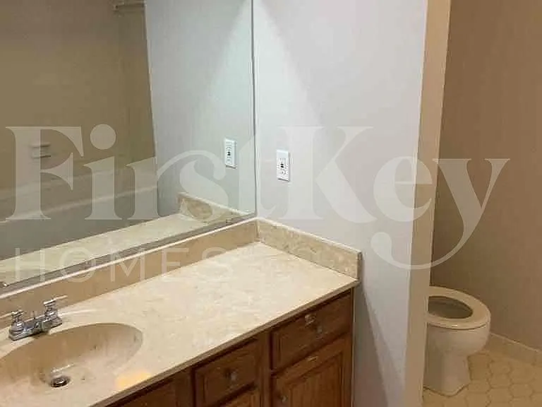 1395 Oakengate Dr — Photo 12