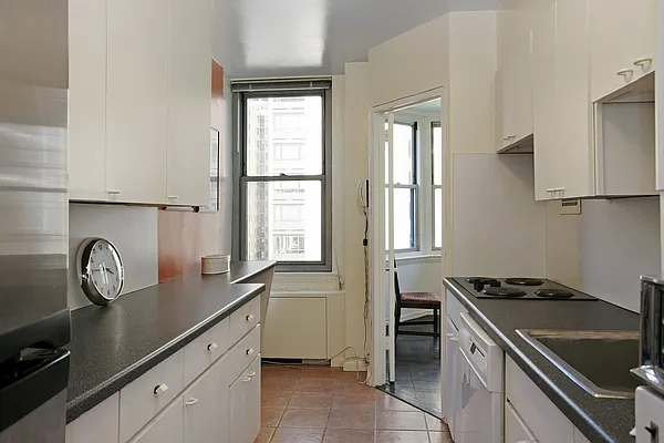 Sold by Corcoran | media 19