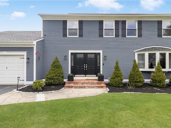 85 Mollie Dr, Cranston, RI 02921