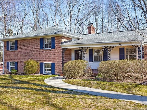3rd image of 7286 Ewell Cir