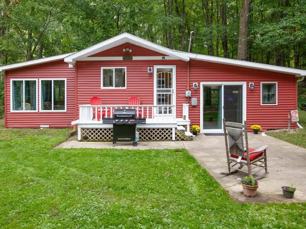 10110 Born St, Three Rivers, MI 49093