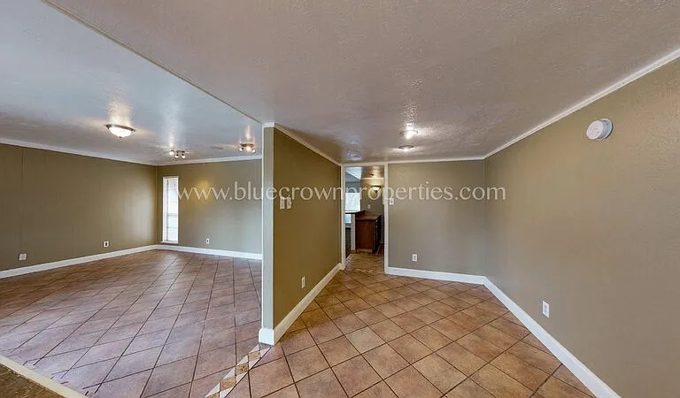 10239 Catalpa Rd — Photo 21