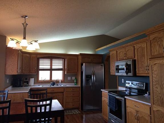 2nd image of 910 16th Ave E