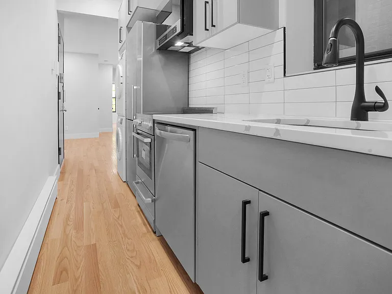323 E 93rd St #2E — Photo 2