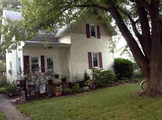 406 1/2 Sherman St, Danville, IL 61832