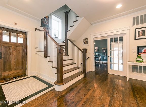 2nd image of 4722 N Malden St