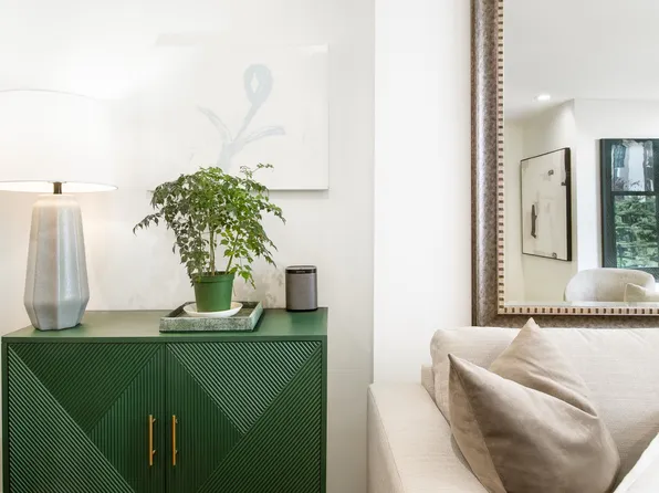 323 East 51st Street image 16 of 26