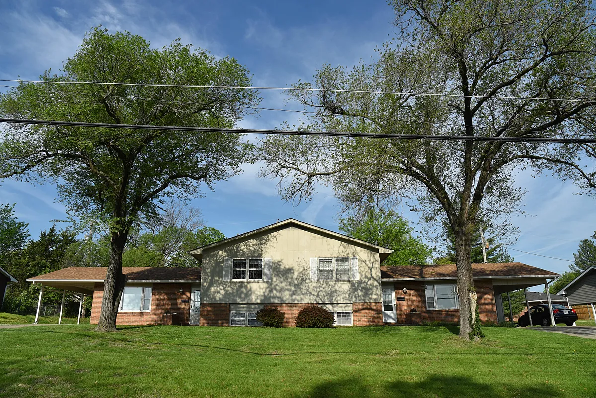 Building Photo - 1409 Mills Dr